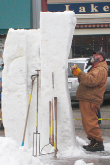 Richard Arfsten carving snow